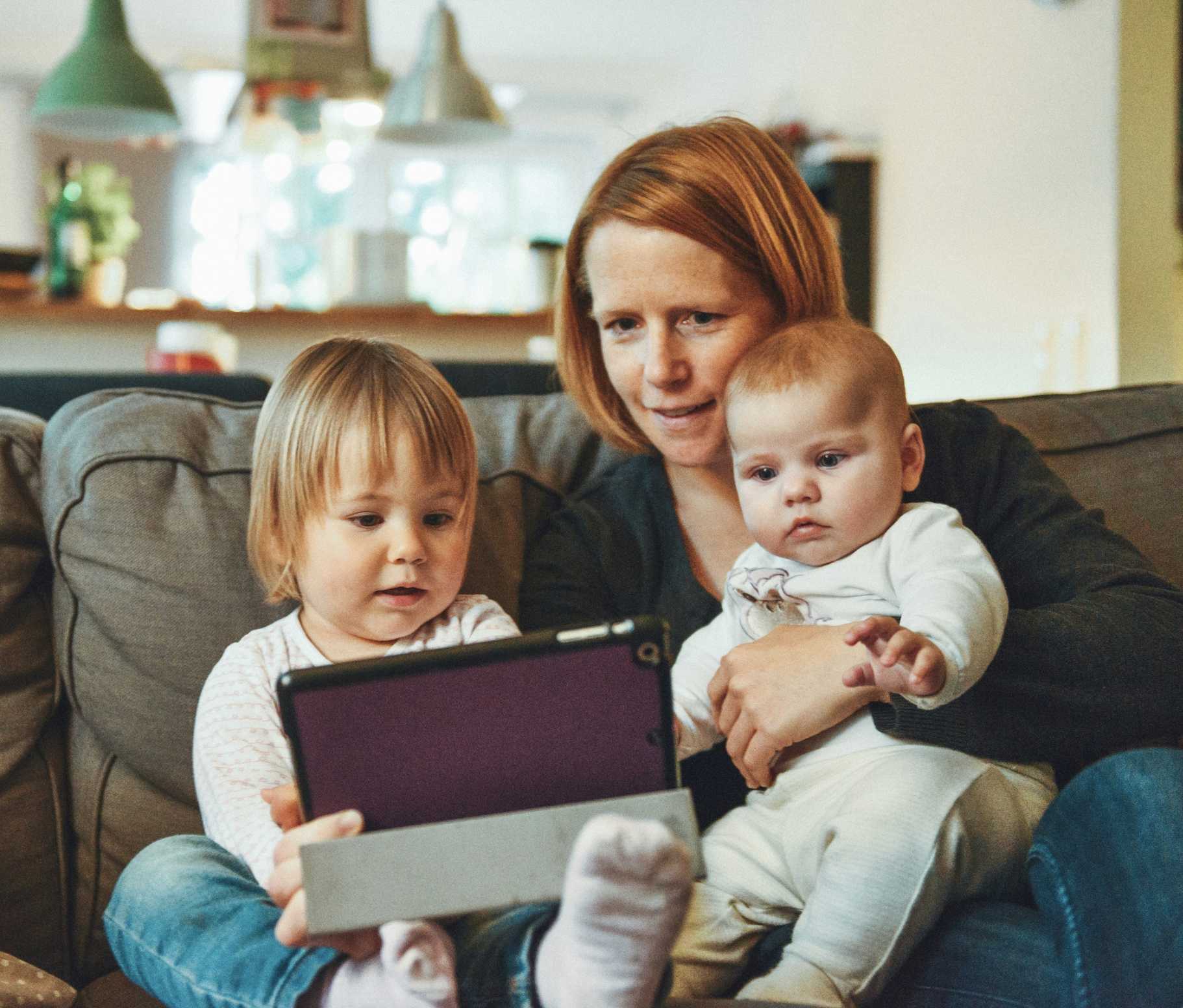 Barn som använder pedagogisk app